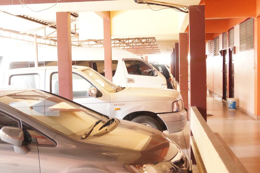 Sataya Apartment Maha Sarakham Dış mekan fotoğraf